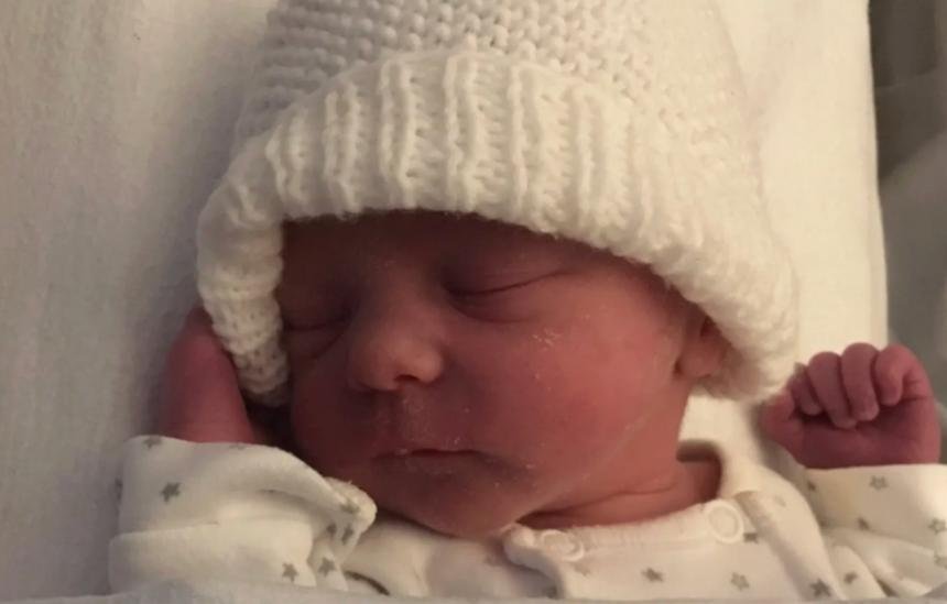 Sarra and Chris expanded their family with the birth of their daughter, Chloe Rose Carol Hoy, who was born prematurely in September 2017.